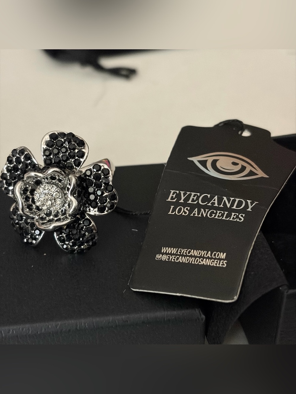 eye candy Black and Silver Floral Crystal Ring